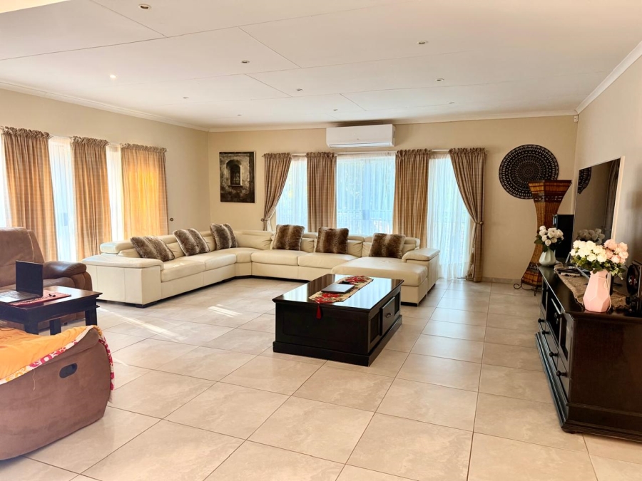 5 Bedroom Property for Sale in Cashan North West